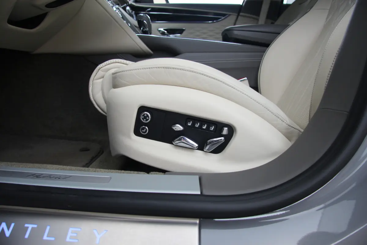 2.9 V6 Hybrid | Blackline | Touring | Mulliner Driving Spec | B&O | Pano