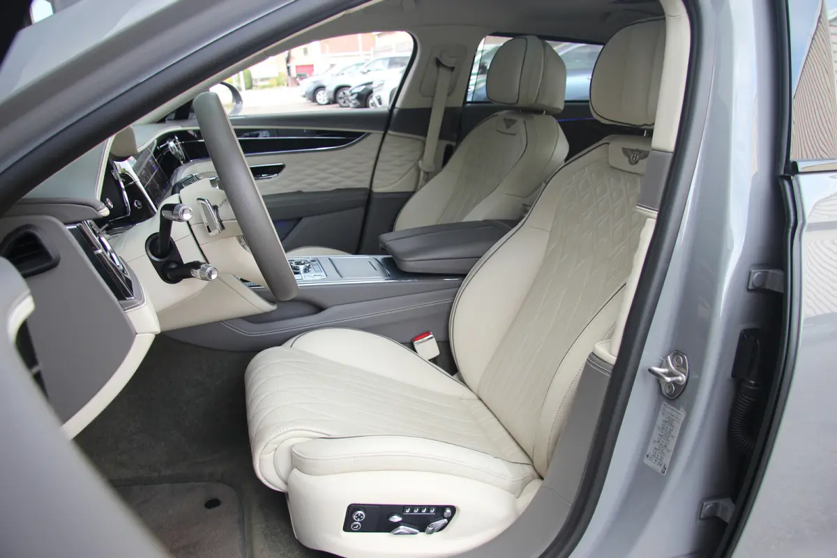 2.9 V6 Hybrid | Blackline | Touring | Mulliner Driving Spec | B&O | Pano