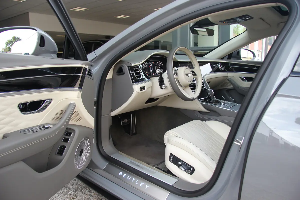 2.9 V6 Hybrid | Blackline | Touring | Mulliner Driving Spec | B&O | Pano