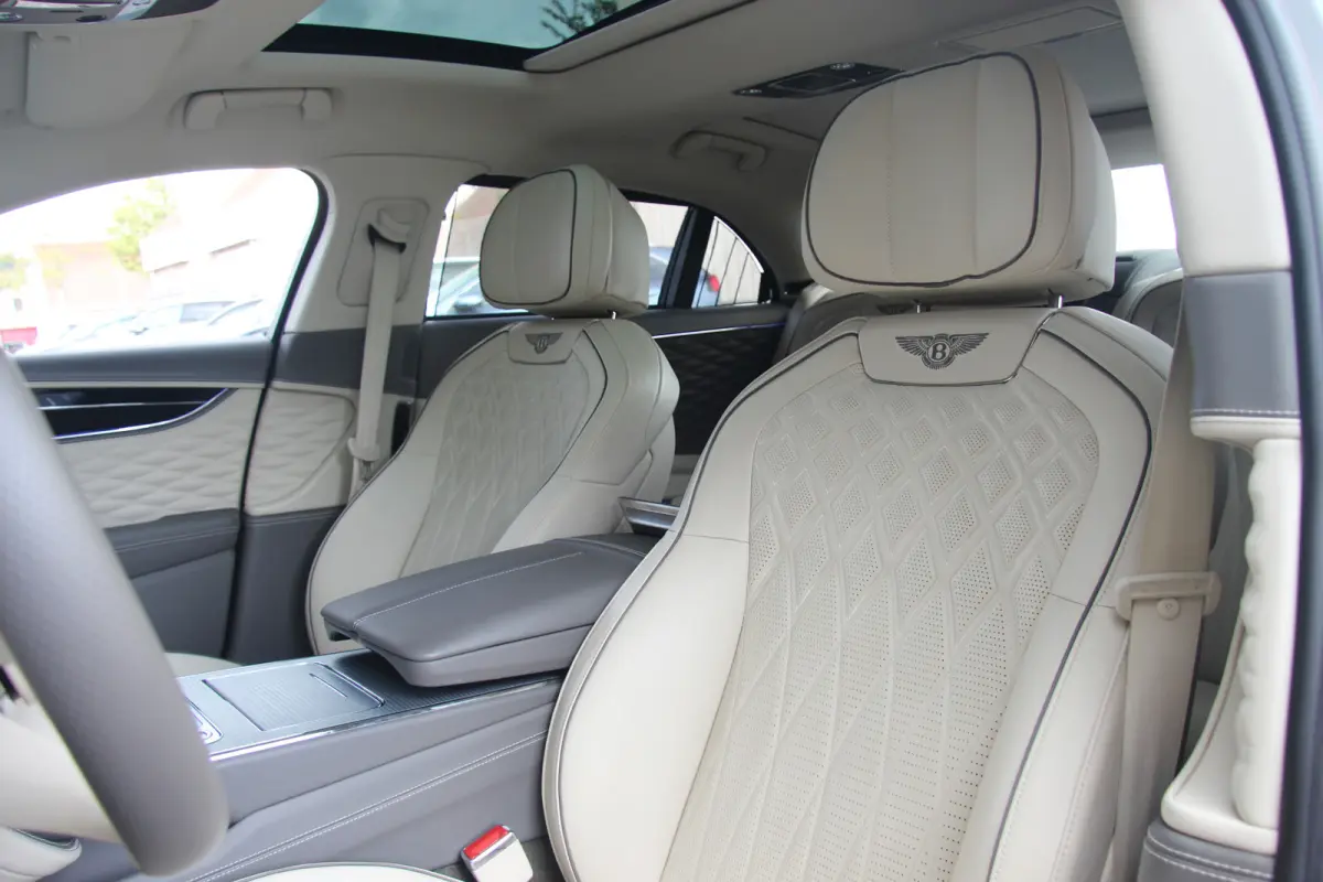 2.9 V6 Hybrid | Blackline | Touring | Mulliner Driving Spec | B&O | Pano