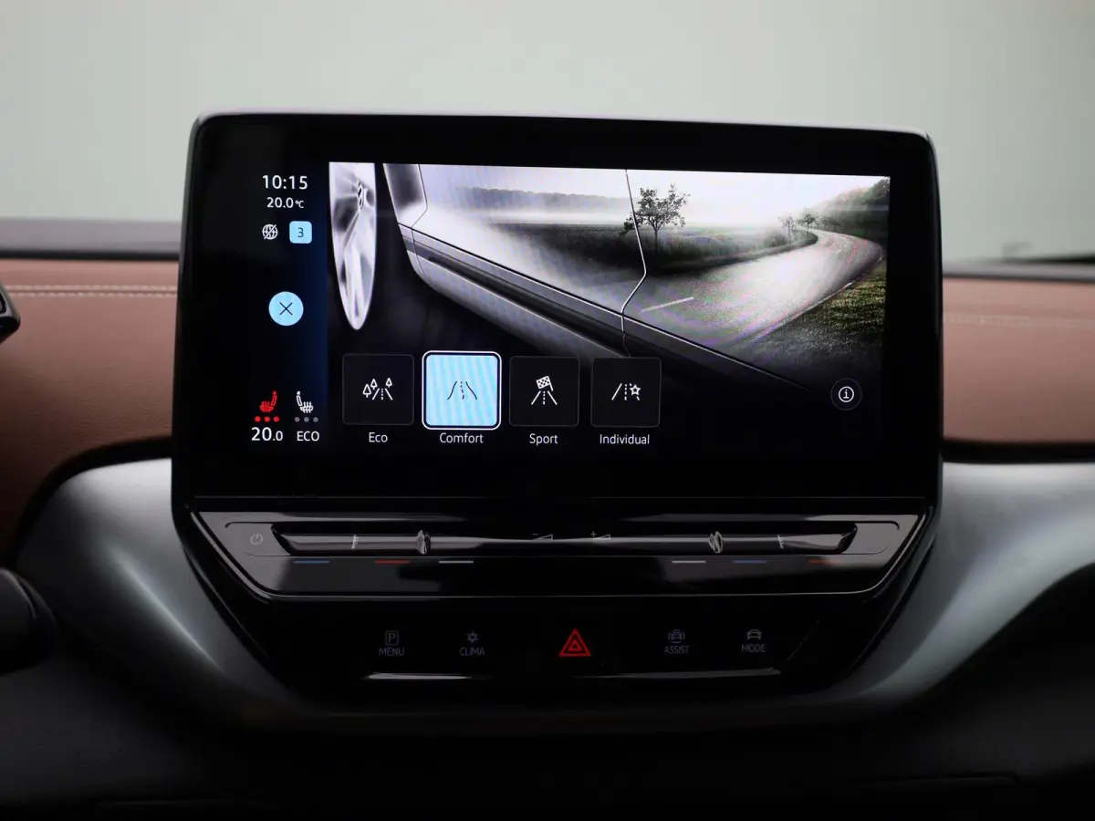Pro 77 kWh 204 PK| Origineel Nederlands | Trekhaak | Navigatie | Achteruitrijcamera | Stoelverwarming | Stuurwielverwarming | 20 Inch Velgen