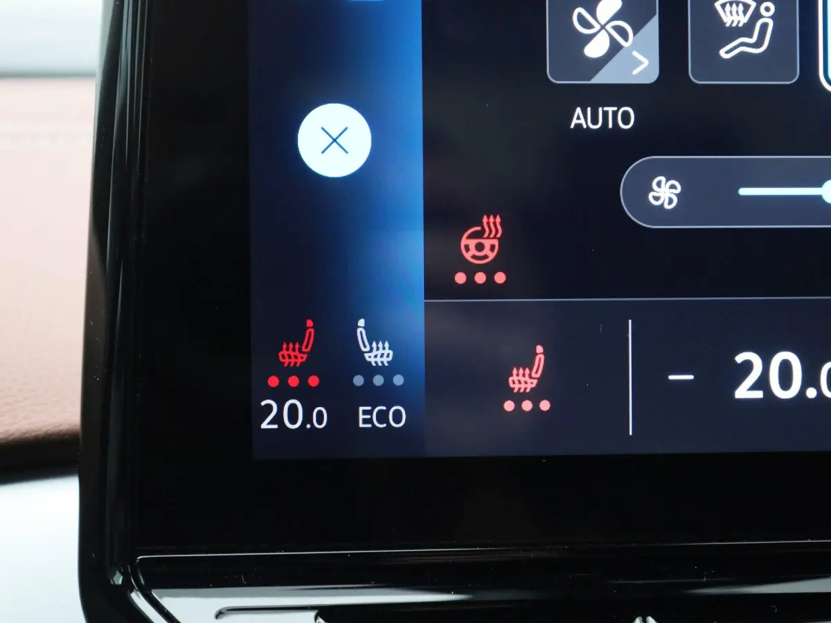 Pro 77 kWh 204 PK| Origineel Nederlands | Trekhaak | Navigatie | Achteruitrijcamera | Stoelverwarming | Stuurwielverwarming | 20 Inch Velgen