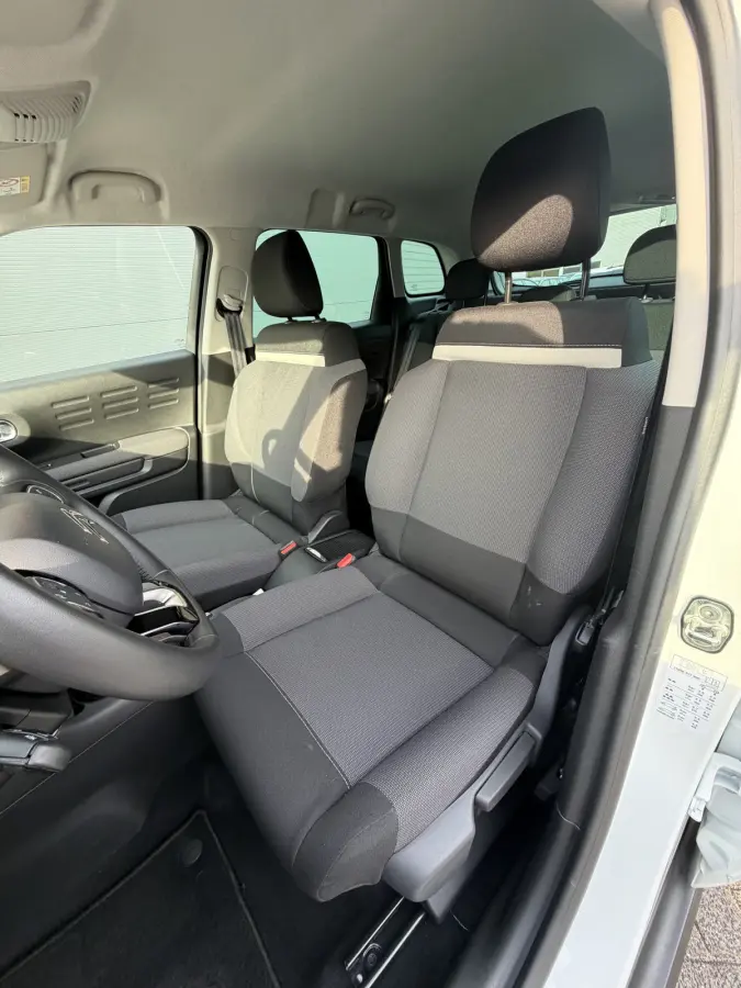 130pk Max (Camera - Keyless Entry - Head up - LED - Navigatie - Automatische Airco - Apple Carplay - 17")