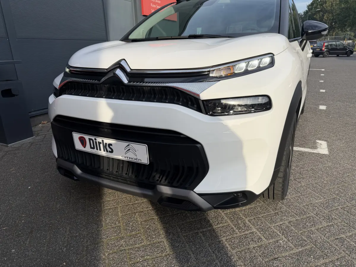 130pk Max (Camera - Keyless Entry - Head up - LED - Navigatie - Automatische Airco - Apple Carplay - 17")