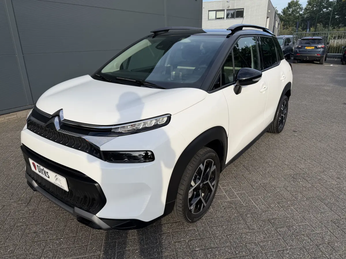 130pk Max (Camera - Keyless Entry - Head up - LED - Navigatie - Automatische Airco - Apple Carplay - 17")