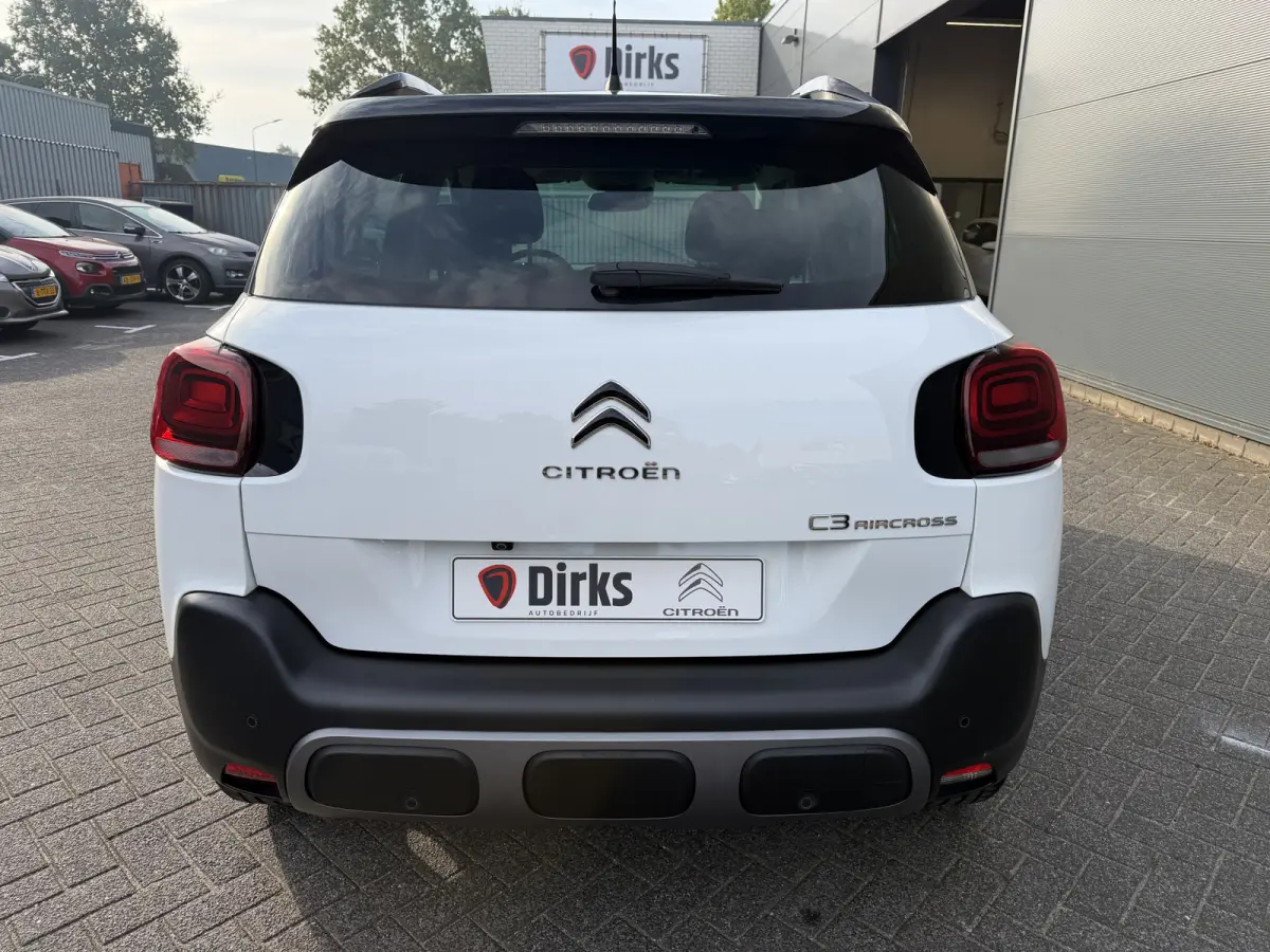 130pk Max (Camera - Keyless Entry - Head up - LED - Navigatie - Automatische Airco - Apple Carplay - 17")