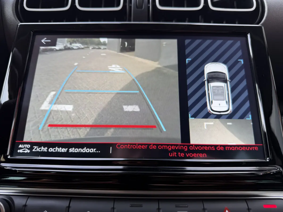 130pk Max (Camera - Keyless Entry - Head up - LED - Navigatie - Automatische Airco - Apple Carplay - 17")