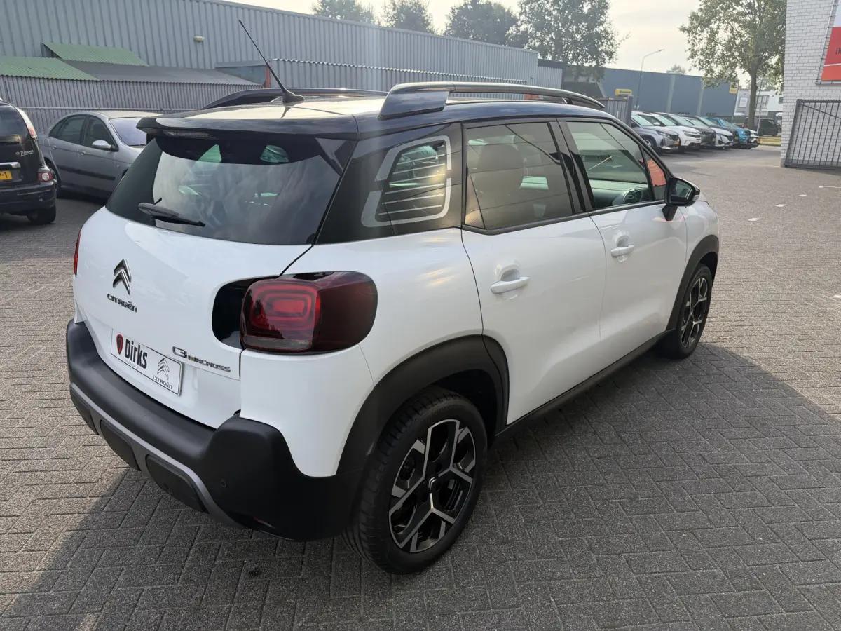 130pk Max (Camera - Keyless Entry - Head up - LED - Navigatie - Automatische Airco - Apple Carplay - 17")