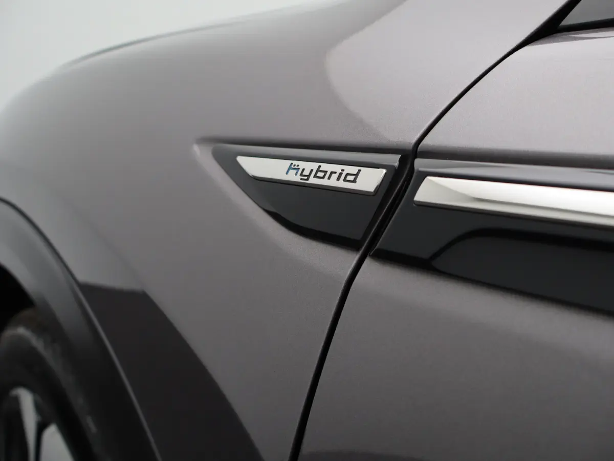 1.6 Plug-in Hybrid 225 Shine | Automaat | Carplay | 360* Camera | Stoel + stuurverwarming | leder | Memory | Elek. stoelen | Elek. klep | HUD |