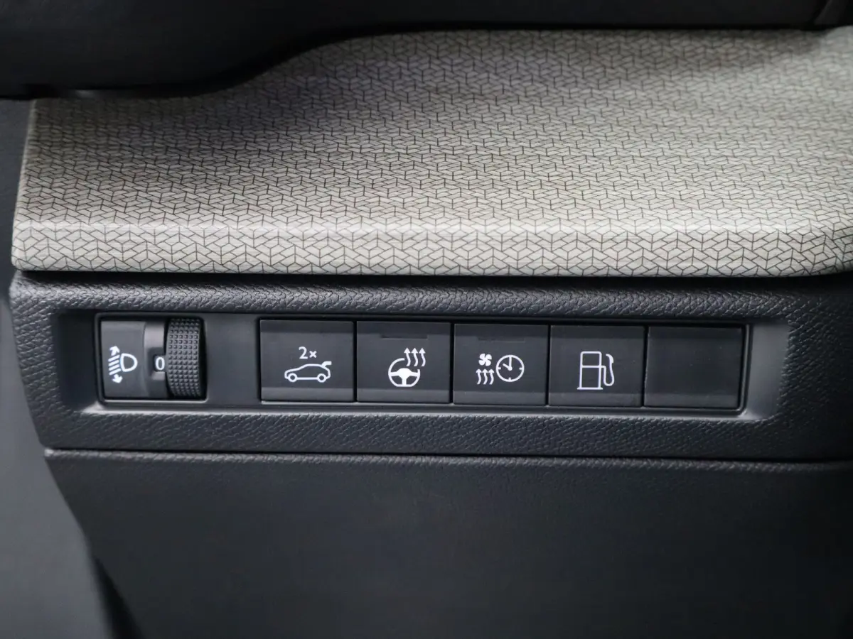 1.6 Plug-in Hybrid 225 Shine | Automaat | Carplay | 360* Camera | Stoel + stuurverwarming | leder | Memory | Elek. stoelen | Elek. klep | HUD |