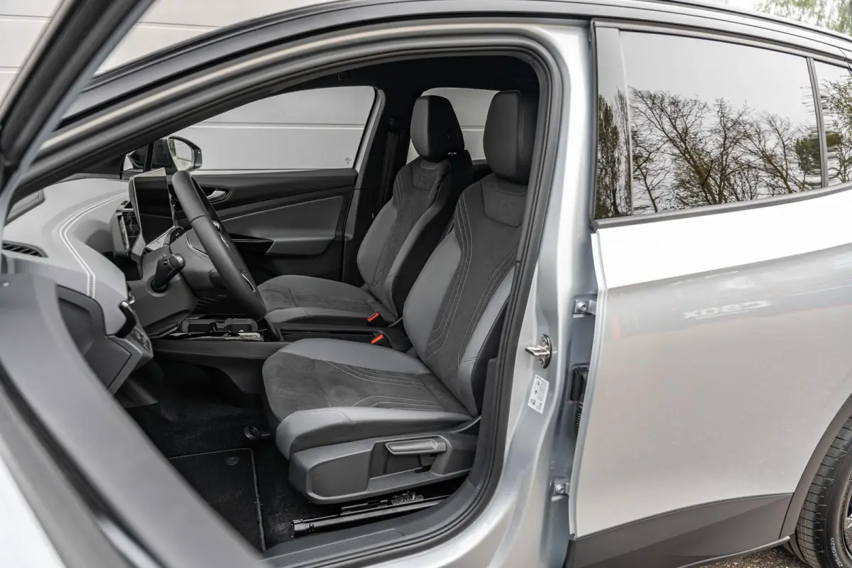 286pk Pro Limited Edition 77 kWh | Trekhaak | Adaptief Onderstel | Autonome Parkeerfunctie