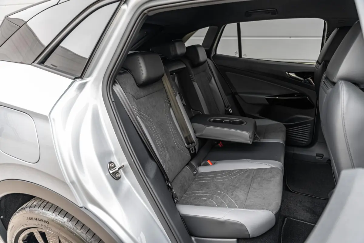 286pk Pro Limited Edition 77 kWh | Trekhaak | Adaptief Onderstel | Autonome Parkeerfunctie
