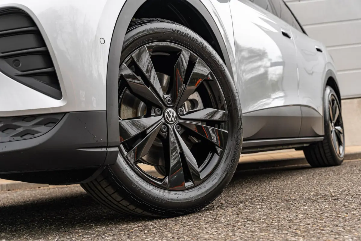 286pk Pro Limited Edition 77 kWh | Trekhaak | Adaptief Onderstel | Autonome Parkeerfunctie