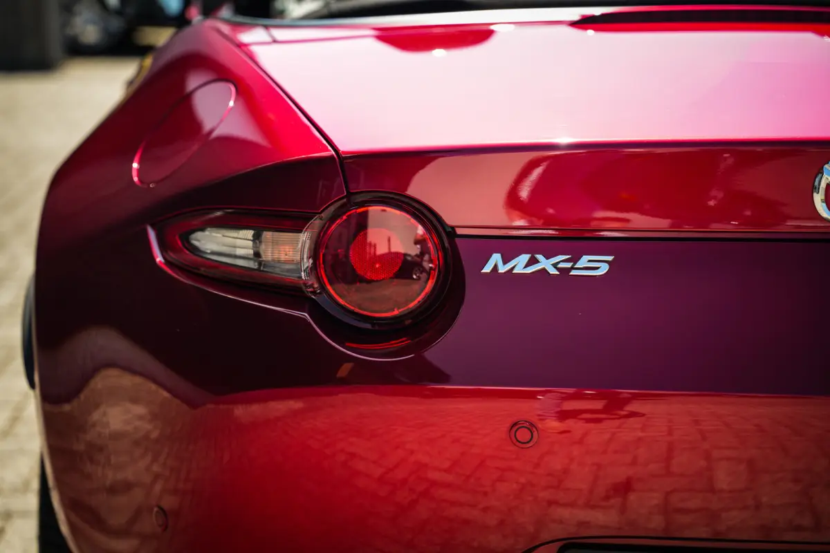 2.0 SkyActiv-G 160 GT-M | BOSE | CRUISE | NAVI | LEDER | STOELVERW. | PDC | SOUL RED | MOOI! |