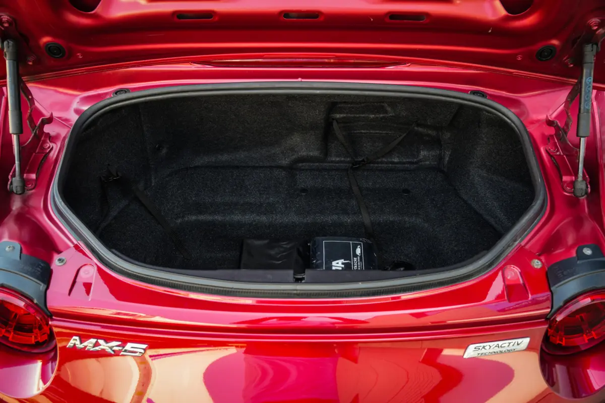 2.0 SkyActiv-G 160 GT-M | BOSE | CRUISE | NAVI | LEDER | STOELVERW. | PDC | SOUL RED | MOOI! |
