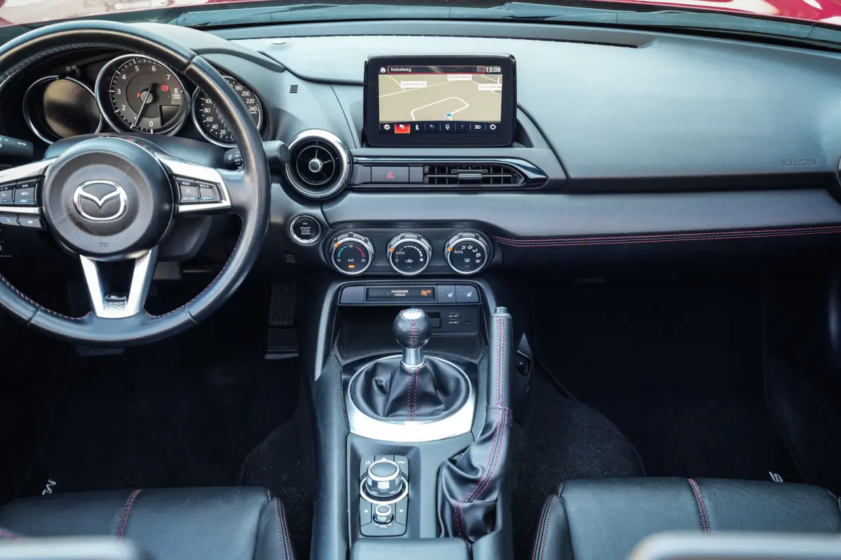 2.0 SkyActiv-G 160 GT-M | BOSE | CRUISE | NAVI | LEDER | STOELVERW. | PDC | SOUL RED | MOOI! |