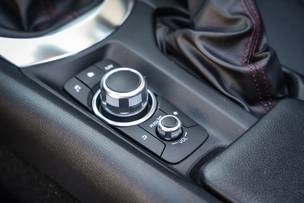 2.0 SkyActiv-G 160 GT-M | BOSE | CRUISE | NAVI | LEDER | STOELVERW. | PDC | SOUL RED | MOOI! |
