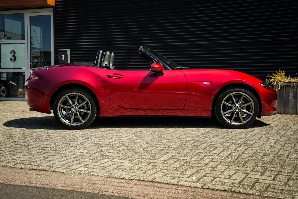 2.0 SkyActiv-G 160 GT-M | BOSE | CRUISE | NAVI | LEDER | STOELVERW. | PDC | SOUL RED | MOOI! |