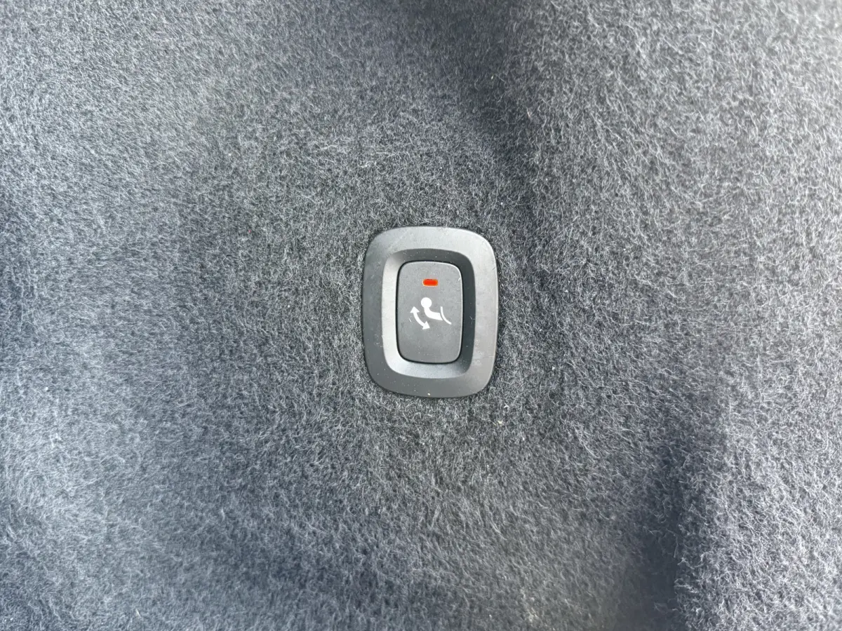 2.0 T6 Plug-in hybrid AWD Plus Dark | Trekhaak | Pano | Pilost Assist | Memory