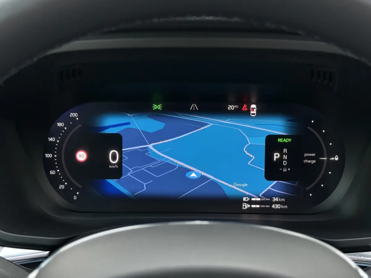 2.0 T6 Plug-in hybrid AWD Plus Dark | Trekhaak | Pano | Pilost Assist | Memory