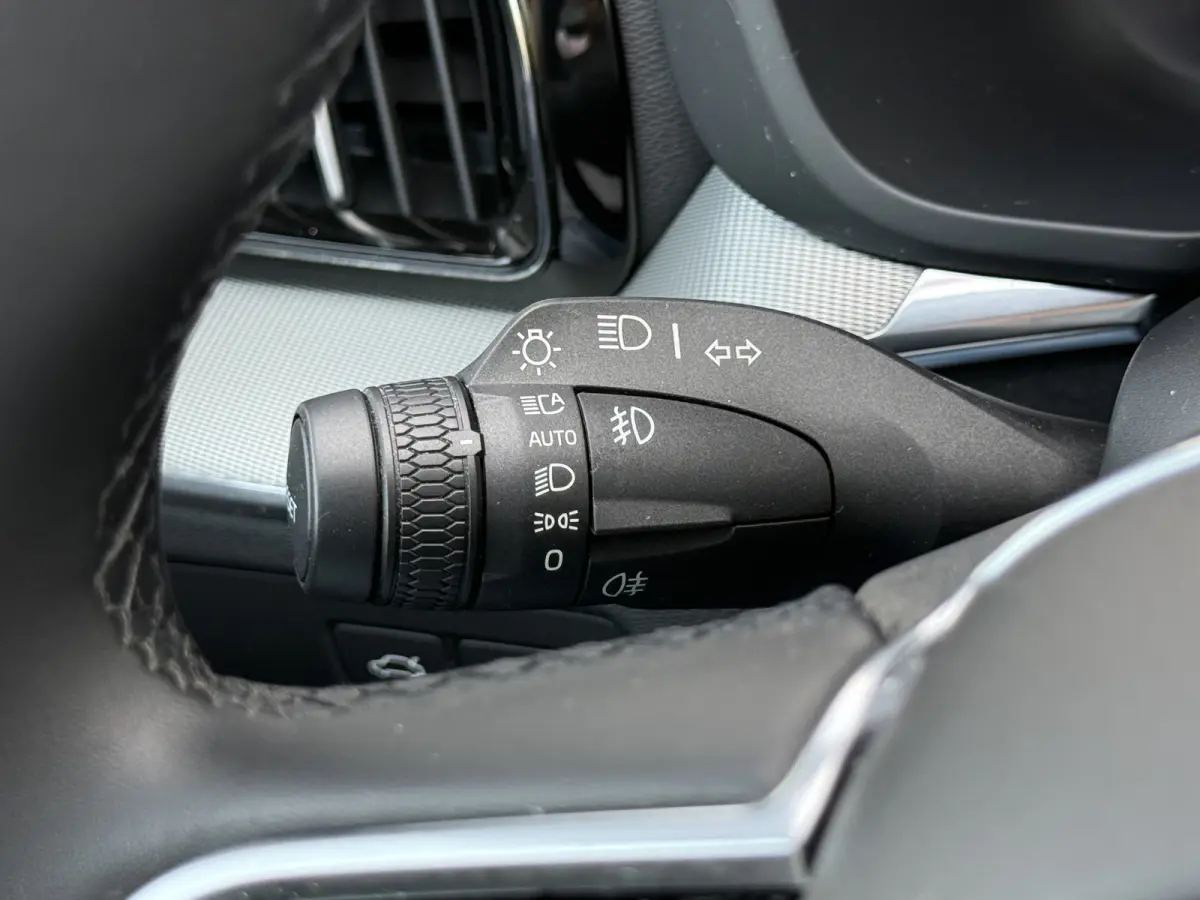 2.0 T6 Plug-in hybrid AWD Plus Dark | Trekhaak | Pano | Pilost Assist | Memory