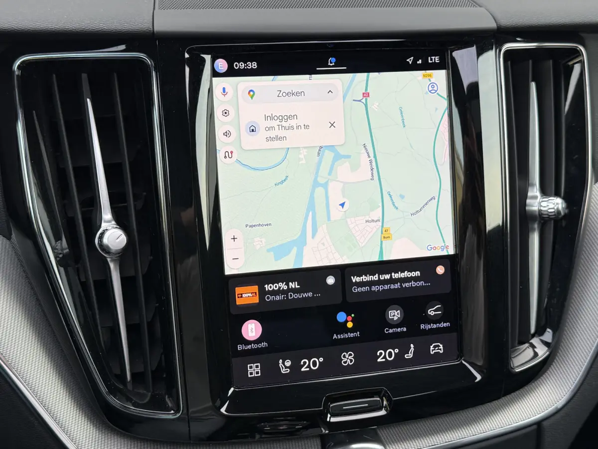 2.0 T6 Plug-in hybrid AWD Plus Dark | Trekhaak | Pano | Pilost Assist | Memory
