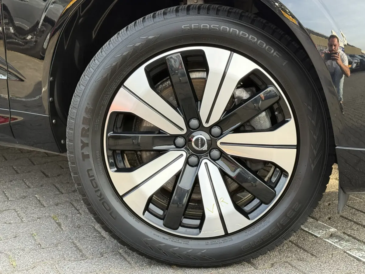 2.0 T6 Plug-in hybrid AWD Plus Dark | Trekhaak | Pano | Pilost Assist | Memory