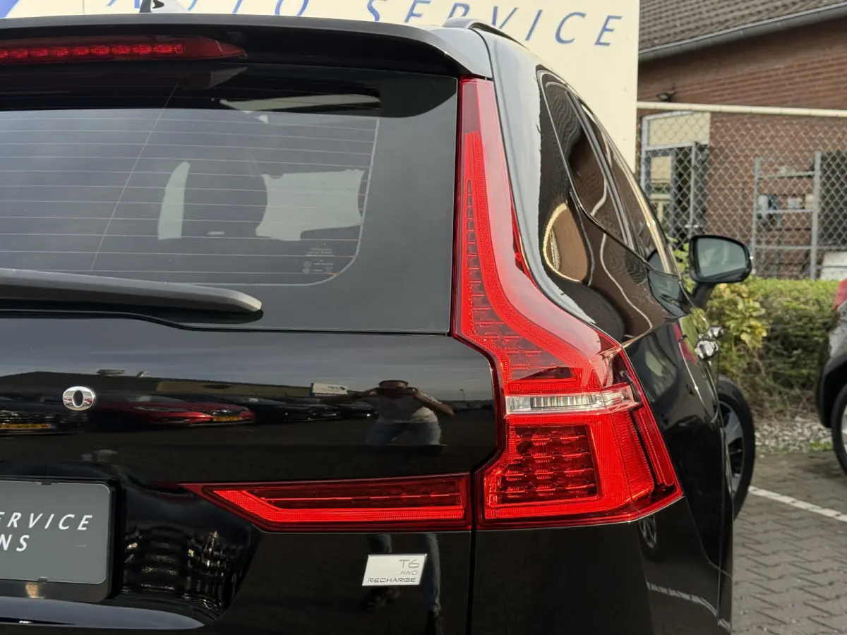 2.0 T6 Plug-in hybrid AWD Plus Dark | Trekhaak | Pano | Pilost Assist | Memory