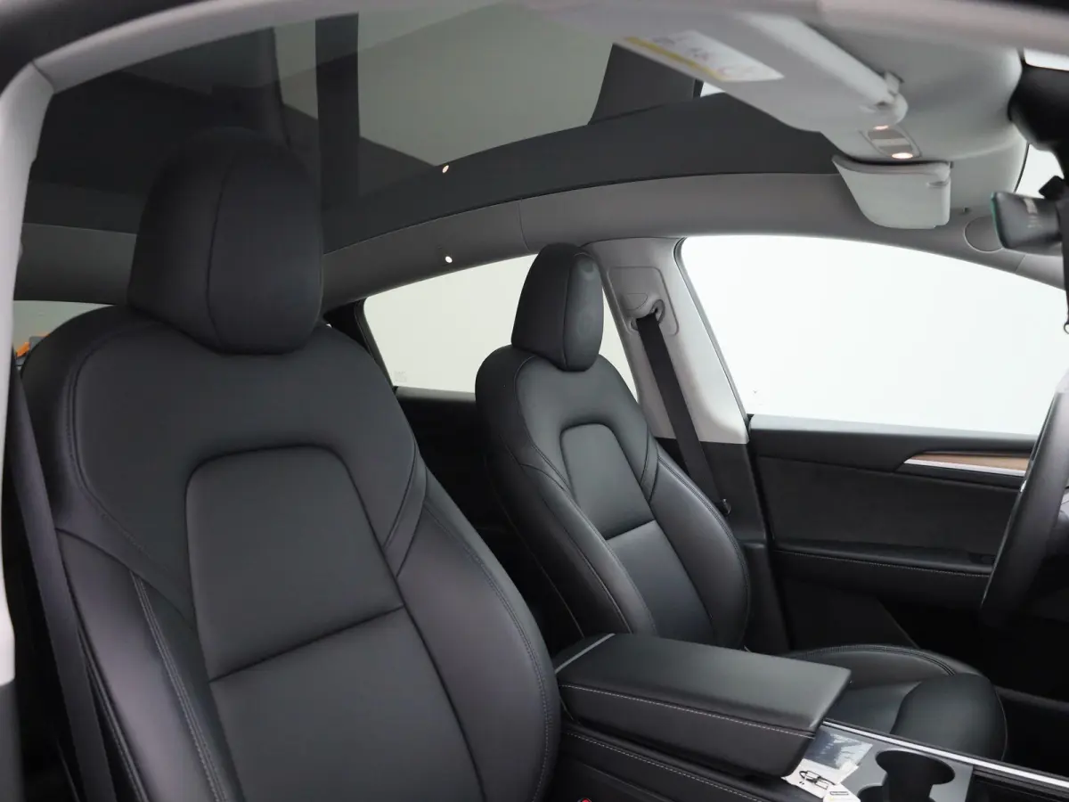 Long Range AWD 75 kWh VERWACHT !!! | AFNEEMBARE TREKHAAK | PANORAMADAK | ELEKTRISCHE KOFFERKELP | LEDEREN BEKLEDING | STOELVERWARMING | STUURWIELVERWARMING | PARKEERSENSOREN VOOR + ACHTER | 
