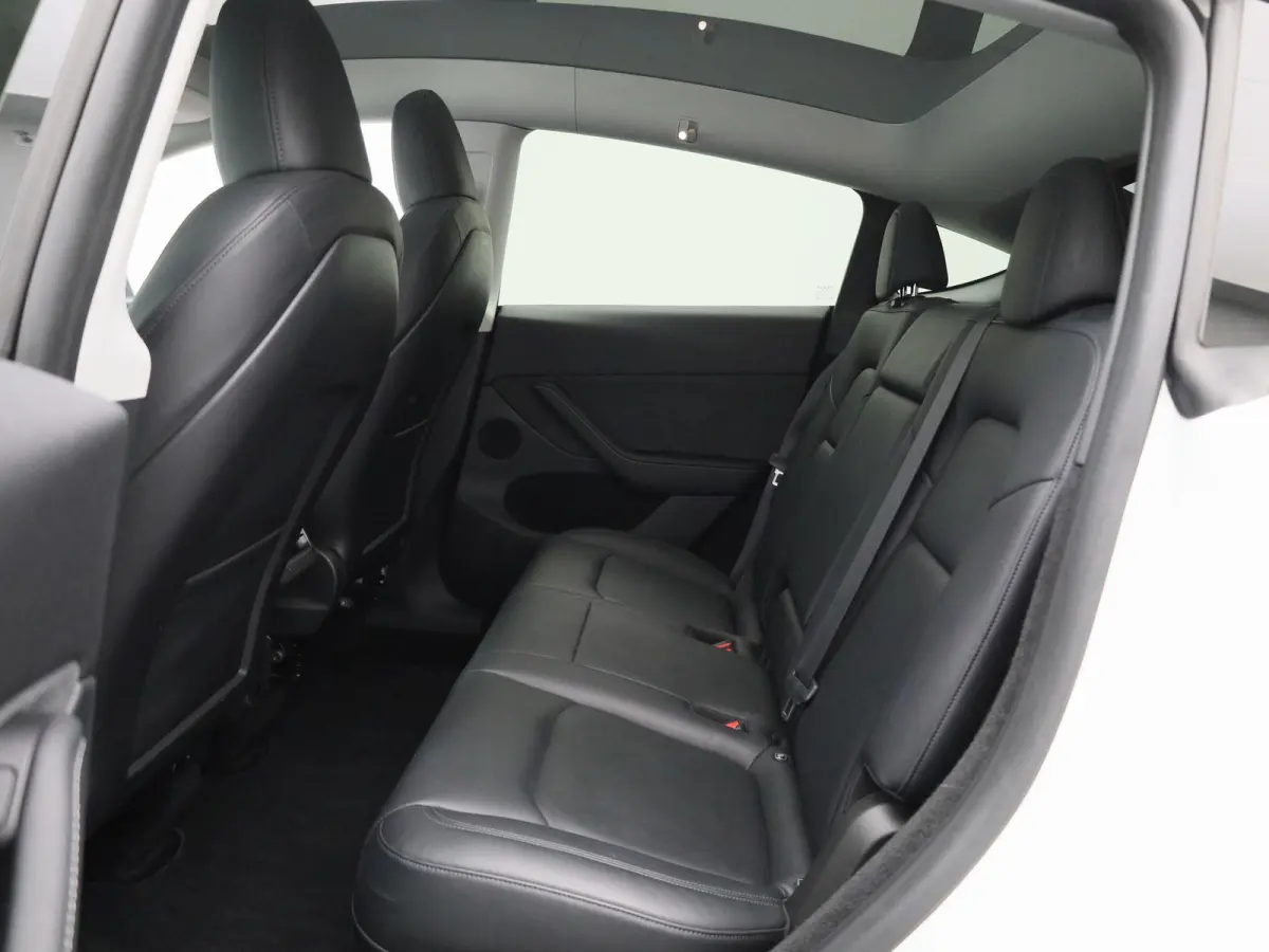 Long Range AWD 75 kWh VERWACHT !!! | AFNEEMBARE TREKHAAK | PANORAMADAK | ELEKTRISCHE KOFFERKELP | LEDEREN BEKLEDING | STOELVERWARMING | STUURWIELVERWARMING | PARKEERSENSOREN VOOR + ACHTER | 