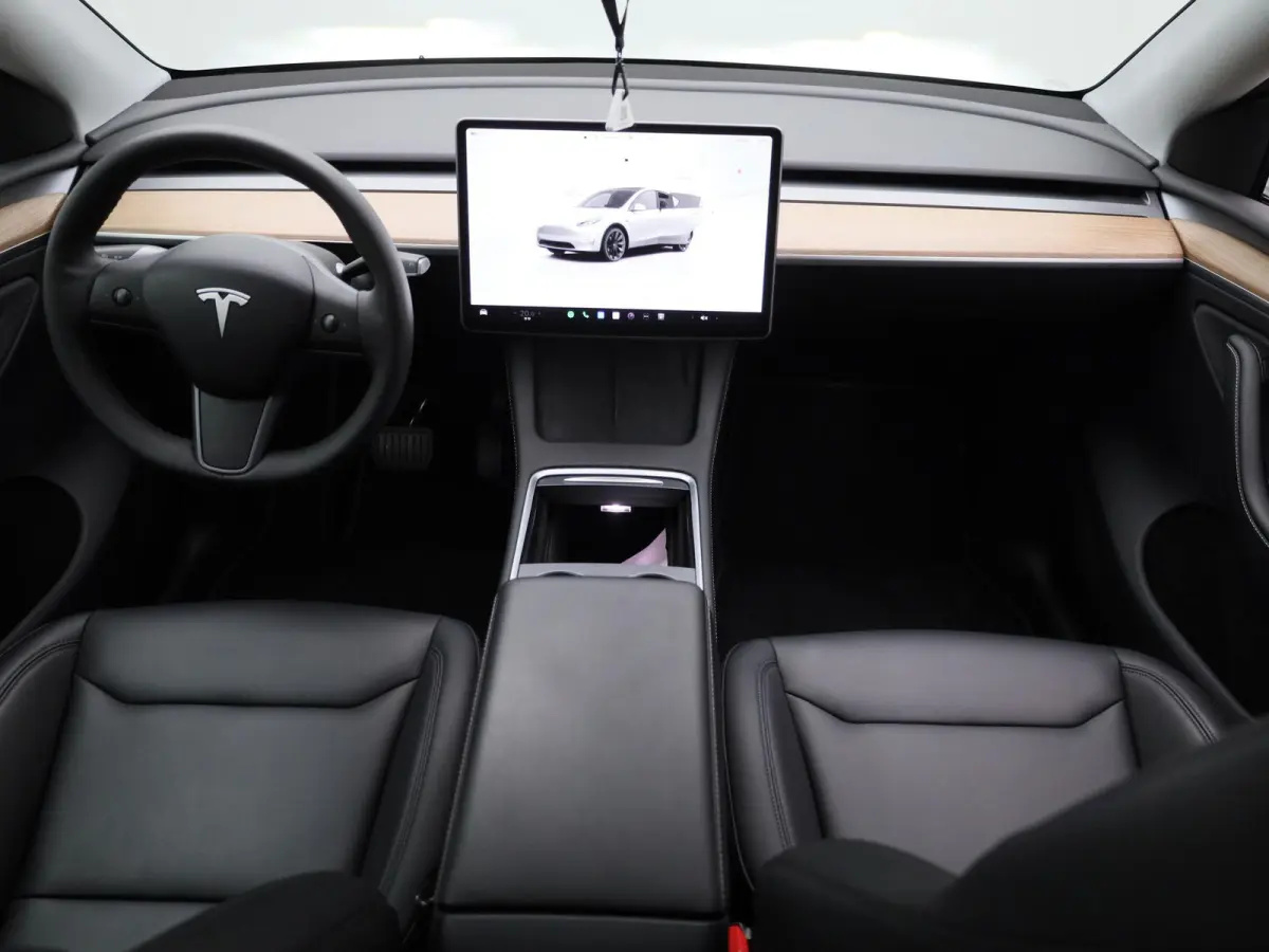 Long Range AWD 75 kWh VERWACHT !!! | AFNEEMBARE TREKHAAK | PANORAMADAK | ELEKTRISCHE KOFFERKELP | LEDEREN BEKLEDING | STOELVERWARMING | STUURWIELVERWARMING | PARKEERSENSOREN VOOR + ACHTER | 