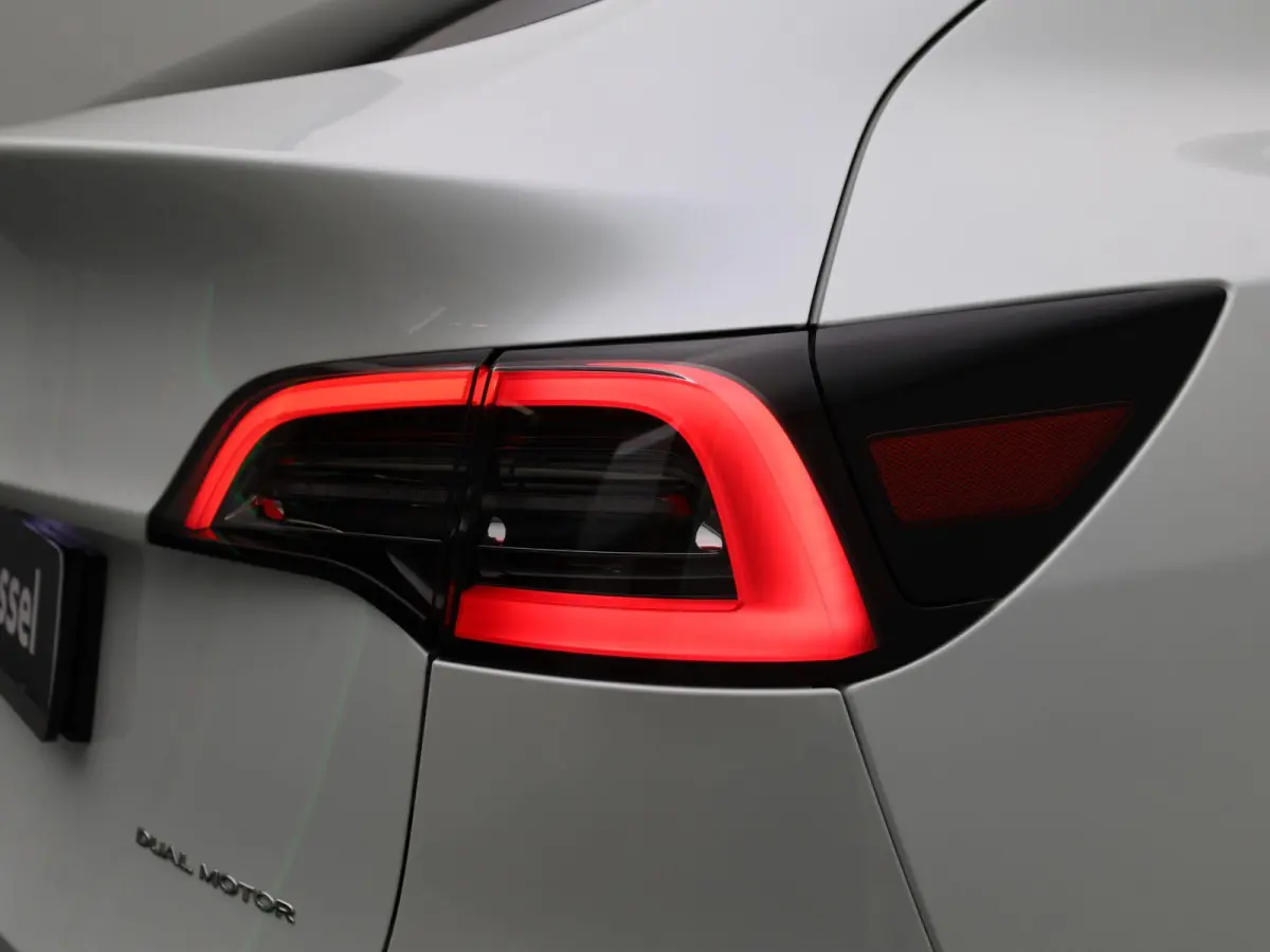 Long Range AWD 75 kWh VERWACHT !!! | AFNEEMBARE TREKHAAK | PANORAMADAK | ELEKTRISCHE KOFFERKELP | LEDEREN BEKLEDING | STOELVERWARMING | STUURWIELVERWARMING | PARKEERSENSOREN VOOR + ACHTER | 