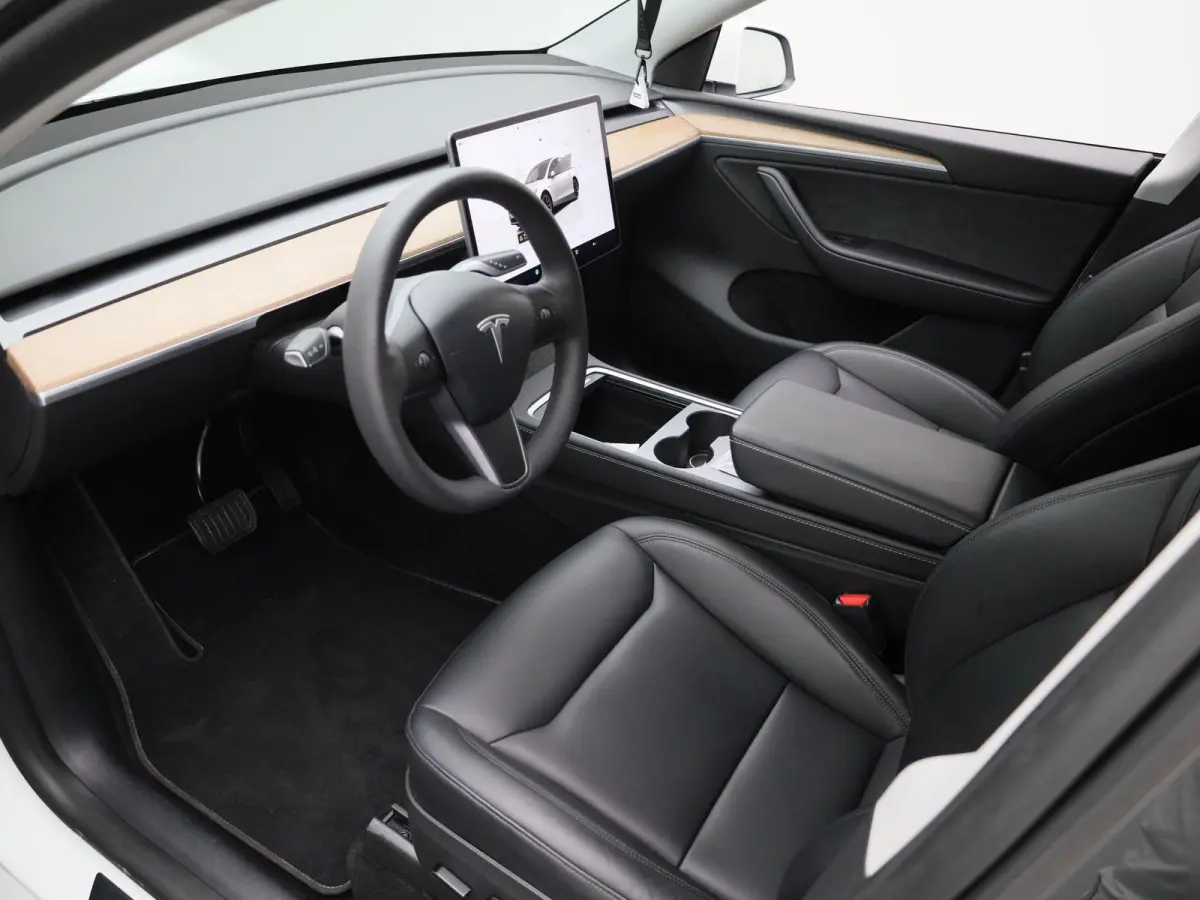 Long Range AWD 75 kWh VERWACHT !!! | AFNEEMBARE TREKHAAK | PANORAMADAK | ELEKTRISCHE KOFFERKELP | LEDEREN BEKLEDING | STOELVERWARMING | STUURWIELVERWARMING | PARKEERSENSOREN VOOR + ACHTER | 