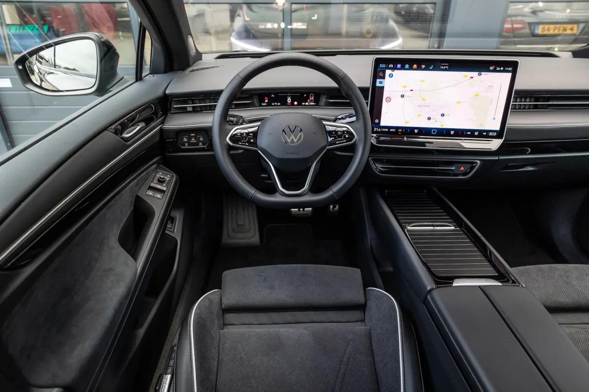 286pk Pro Limited Edition 77 kWh | Panoramadak | Trekhaak | 21"Velgen | Adaptief Onderstel
