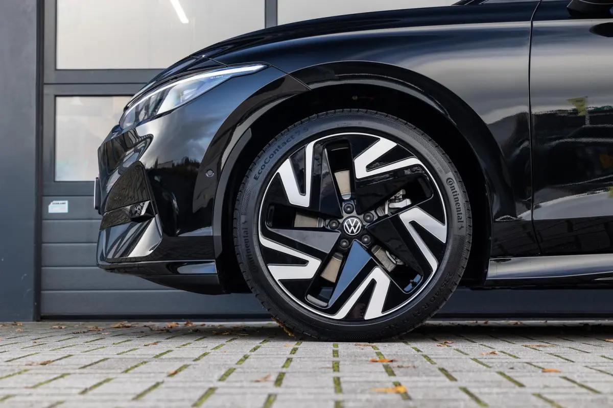 286pk Pro Limited Edition 77 kWh | Panoramadak | Trekhaak | 21"Velgen | Adaptief Onderstel