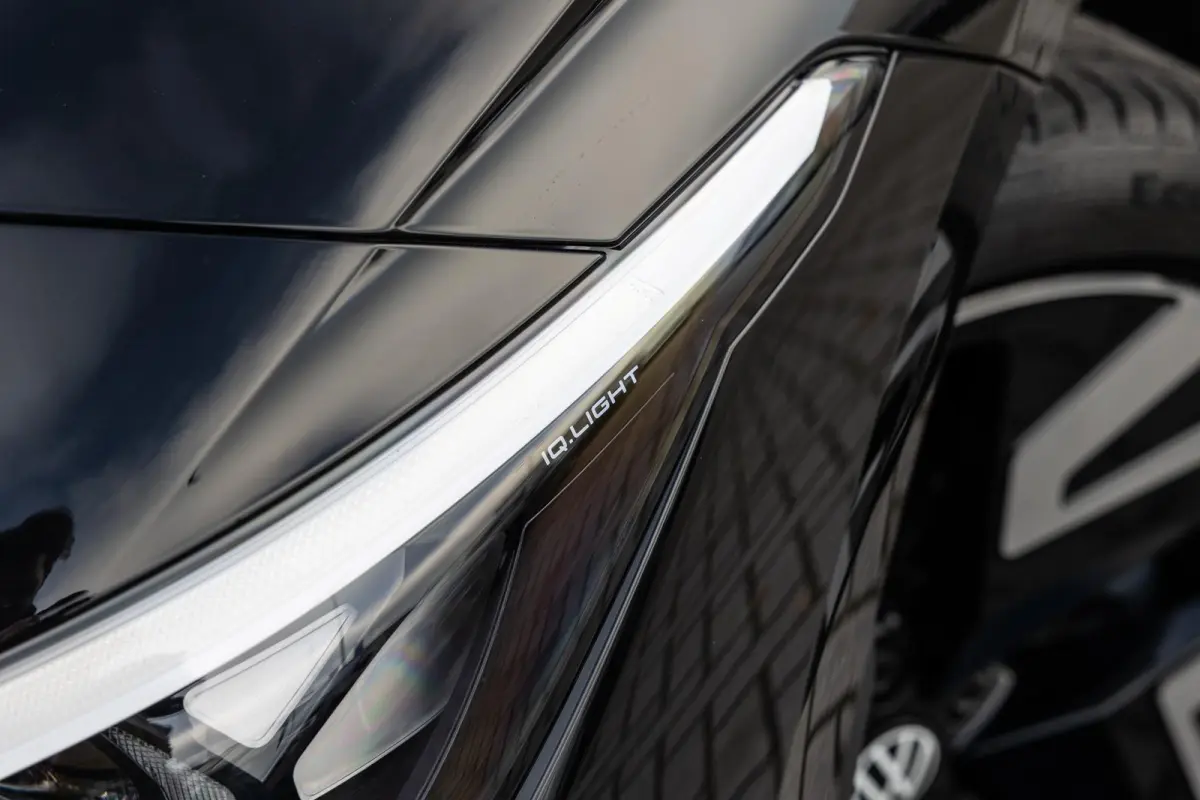 286pk Pro Limited Edition 77 kWh | Panoramadak | Trekhaak | 21"Velgen | Adaptief Onderstel