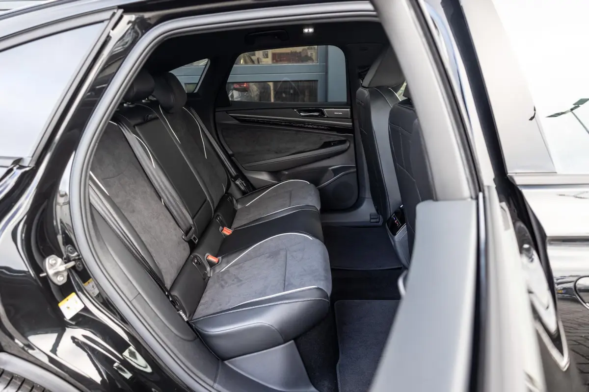 286pk Pro Limited Edition 77 kWh | Panoramadak | Trekhaak | 21"Velgen | Adaptief Onderstel