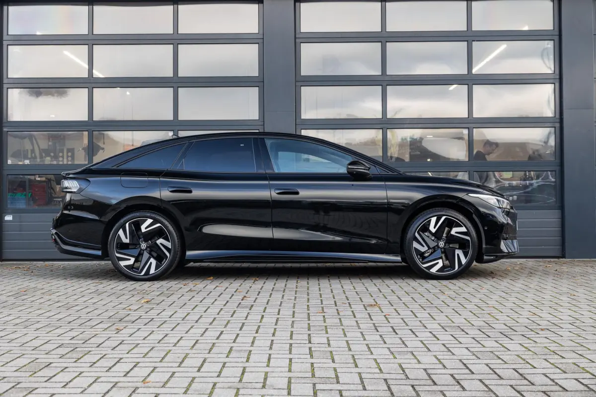 286pk Pro Limited Edition 77 kWh | Panoramadak | Trekhaak | 21"Velgen | Adaptief Onderstel