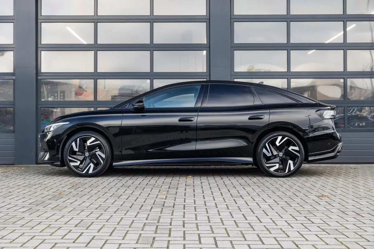 286pk Pro Limited Edition 77 kWh | Panoramadak | Trekhaak | 21"Velgen | Adaptief Onderstel