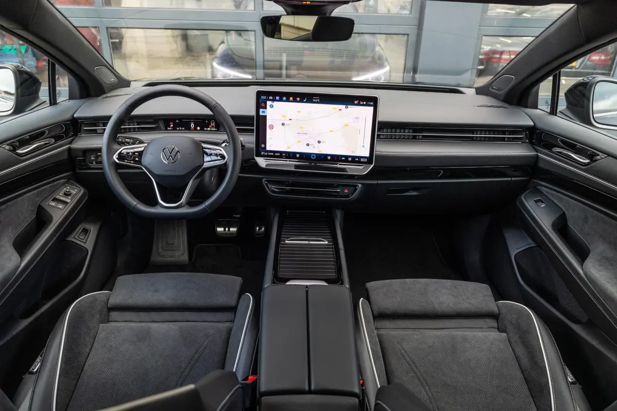 286pk Pro Limited Edition 77 kWh | Panoramadak | Trekhaak | 21"Velgen | Adaptief Onderstel