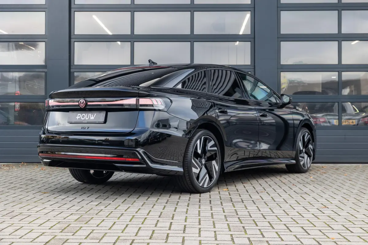 286pk Pro Limited Edition 77 kWh | Panoramadak | Trekhaak | 21"Velgen | Adaptief Onderstel