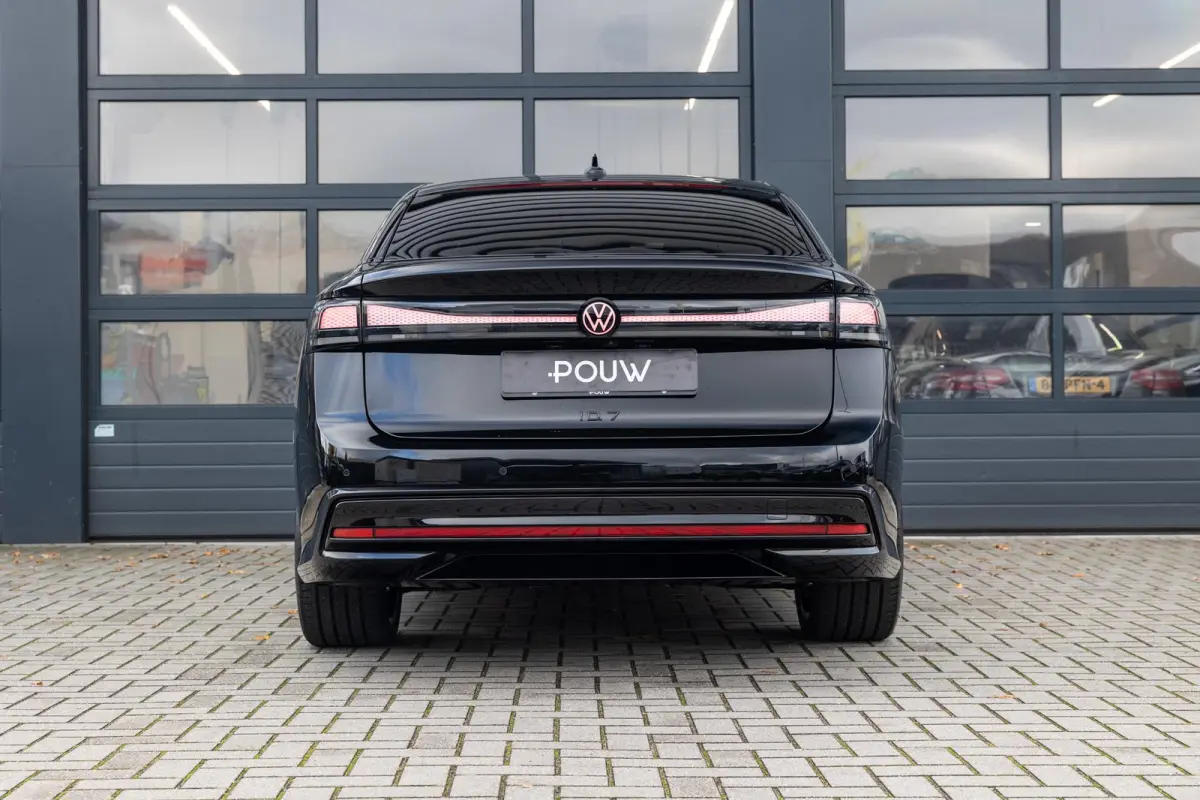 286pk Pro Limited Edition 77 kWh | Panoramadak | Trekhaak | 21"Velgen | Adaptief Onderstel