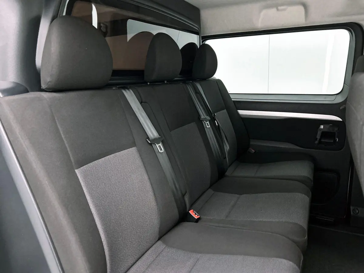 2.0 CDTI L3H1 145PK Dubbele Cabine Edition Airco Navigatie Trekhaak Carplay