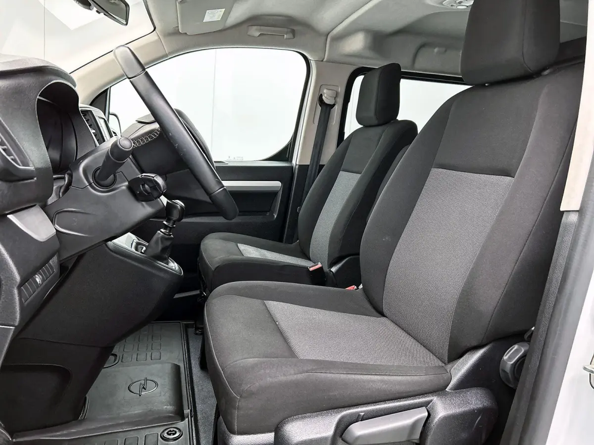 2.0 CDTI L3H1 145PK Dubbele Cabine Edition Airco Navigatie Trekhaak Carplay