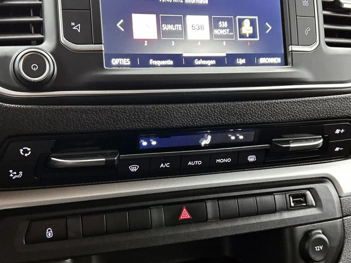 2.0 CDTI L3H1 145PK Dubbele Cabine Edition Airco Navigatie Trekhaak Carplay