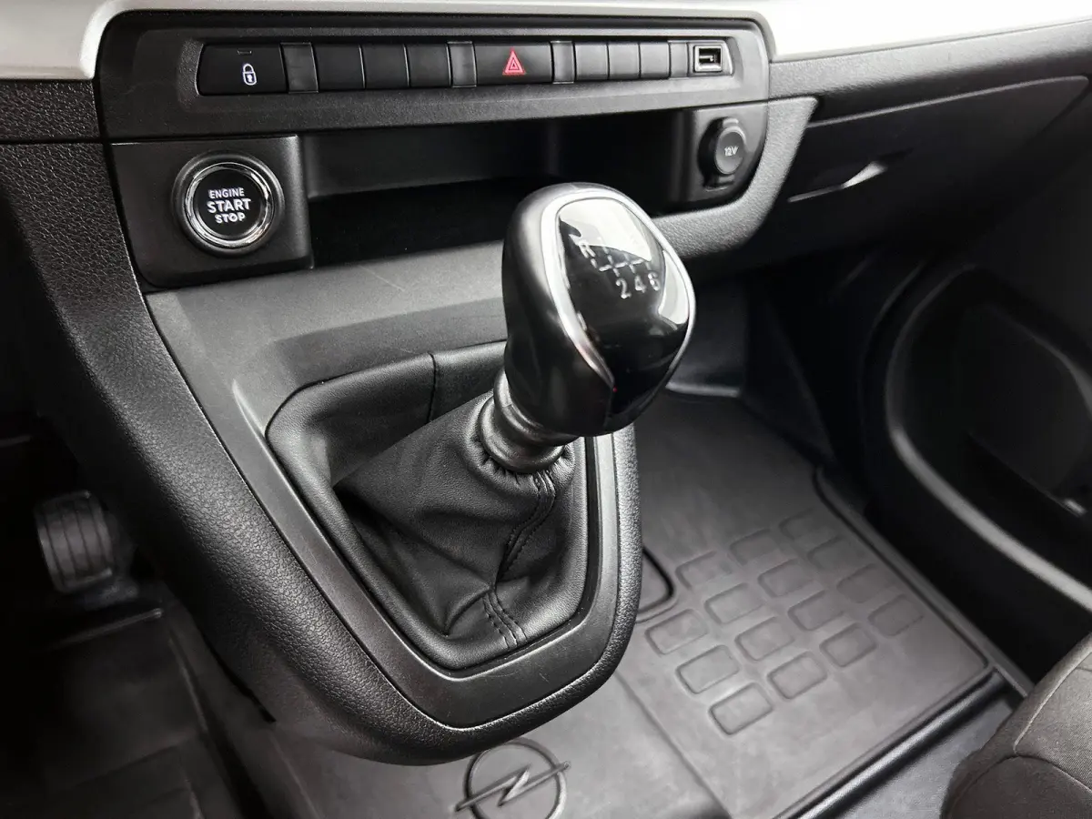 2.0 CDTI L3H1 145PK Dubbele Cabine Edition Airco Navigatie Trekhaak Carplay