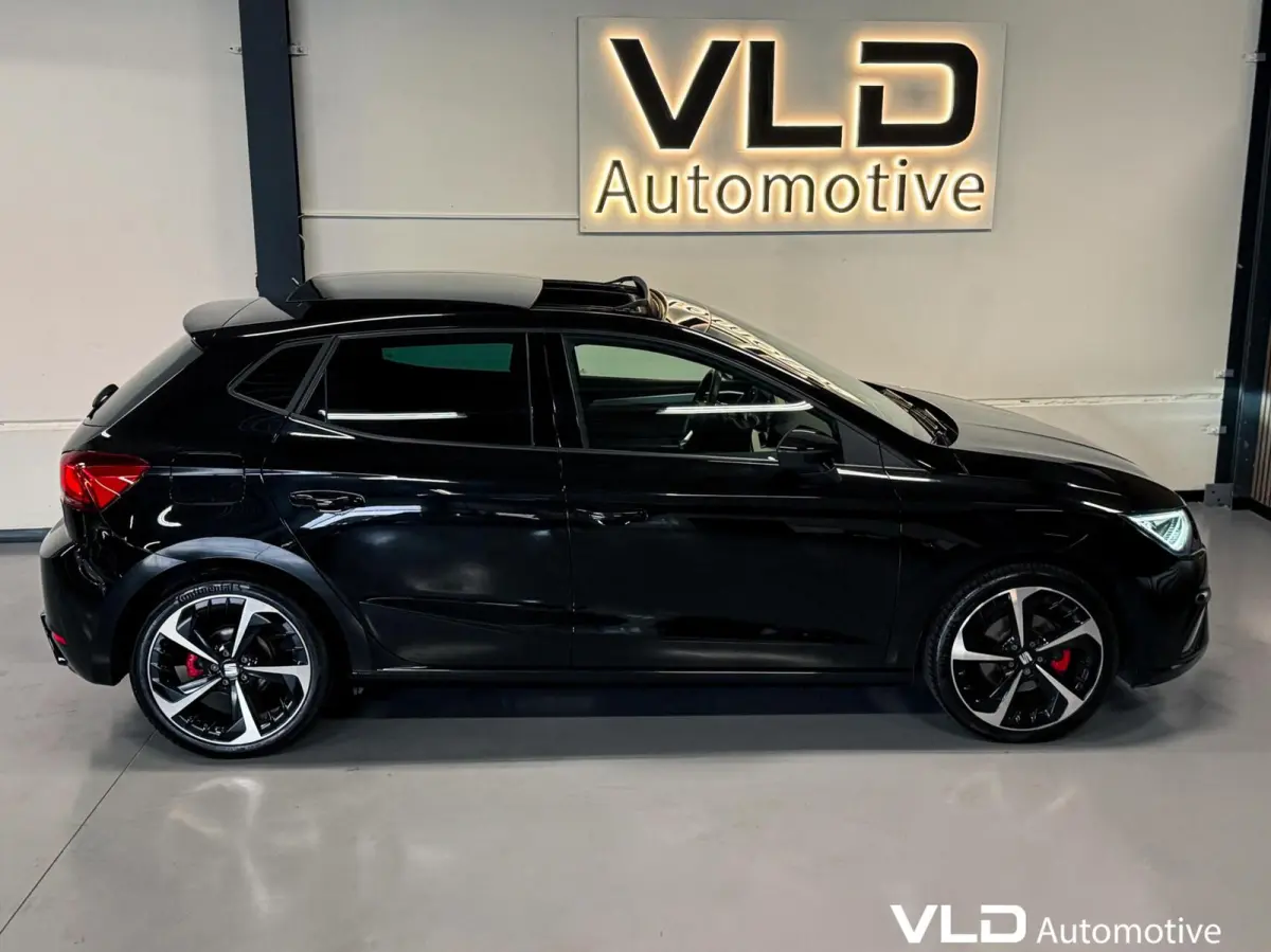 1.0 TSI FR LED PANO BEATS CAM CARPLAY ALCANTARA