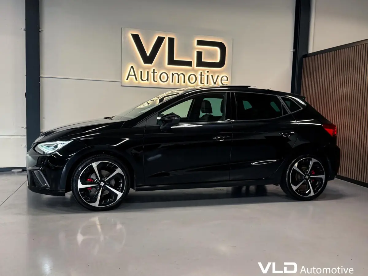 1.0 TSI FR LED PANO BEATS CAM CARPLAY ALCANTARA