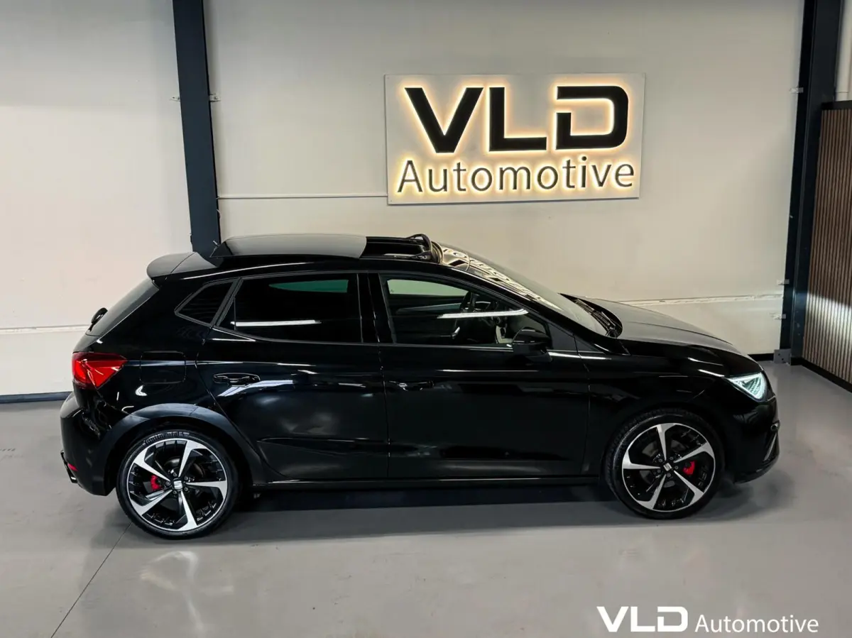 1.0 TSI FR LED PANO BEATS CAM CARPLAY ALCANTARA