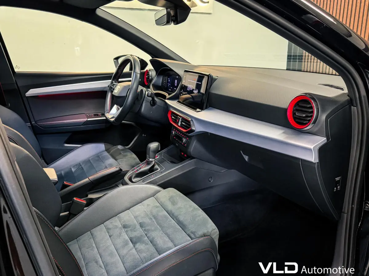 1.0 TSI FR LED PANO BEATS CAM CARPLAY ALCANTARA